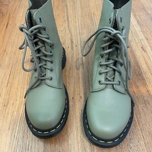 Dr. Martens Olive Lace-Up soft leather Boots